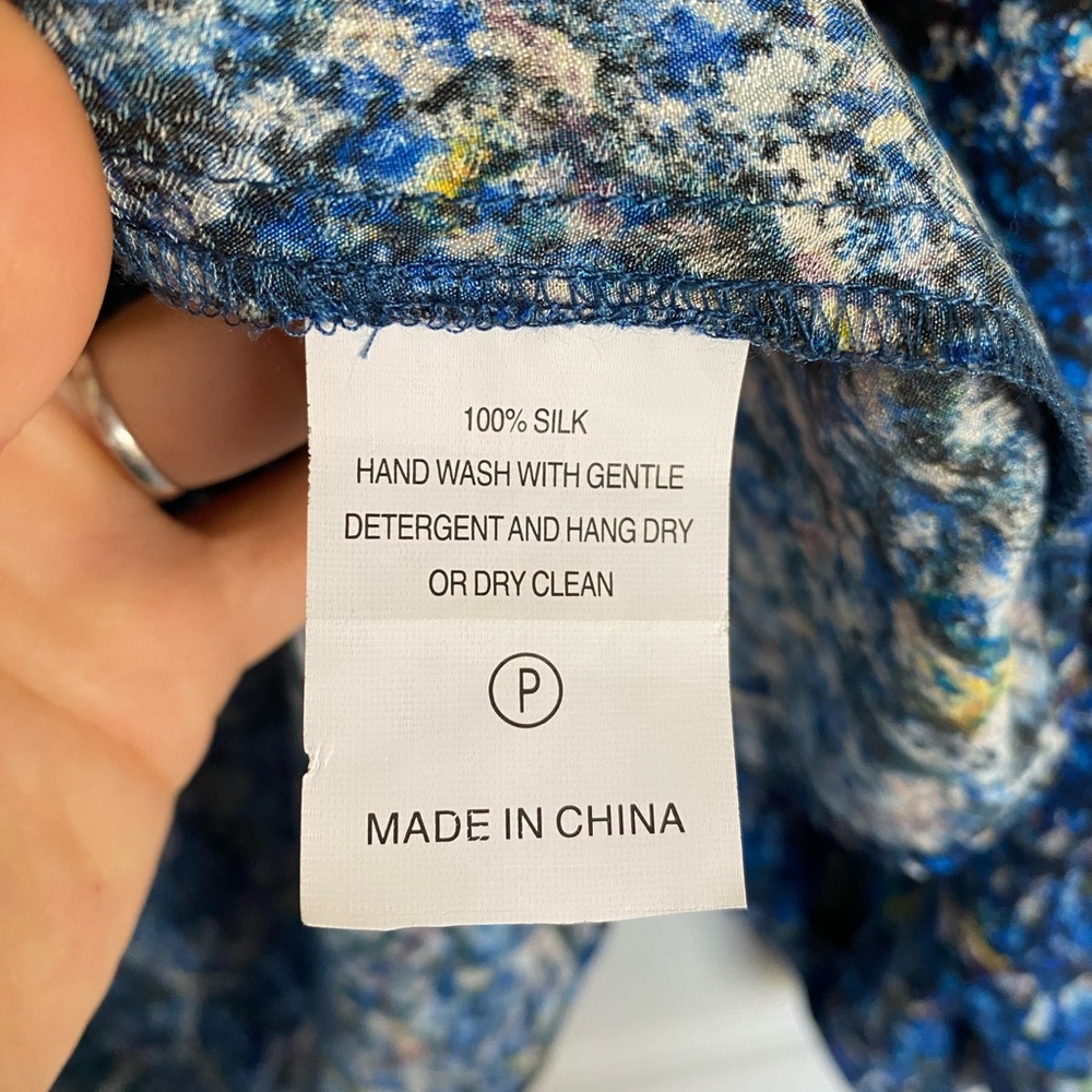 MARIE OLIVER 100% Silk Blouse Top Large Blue NWOT - Picture 4 of 10